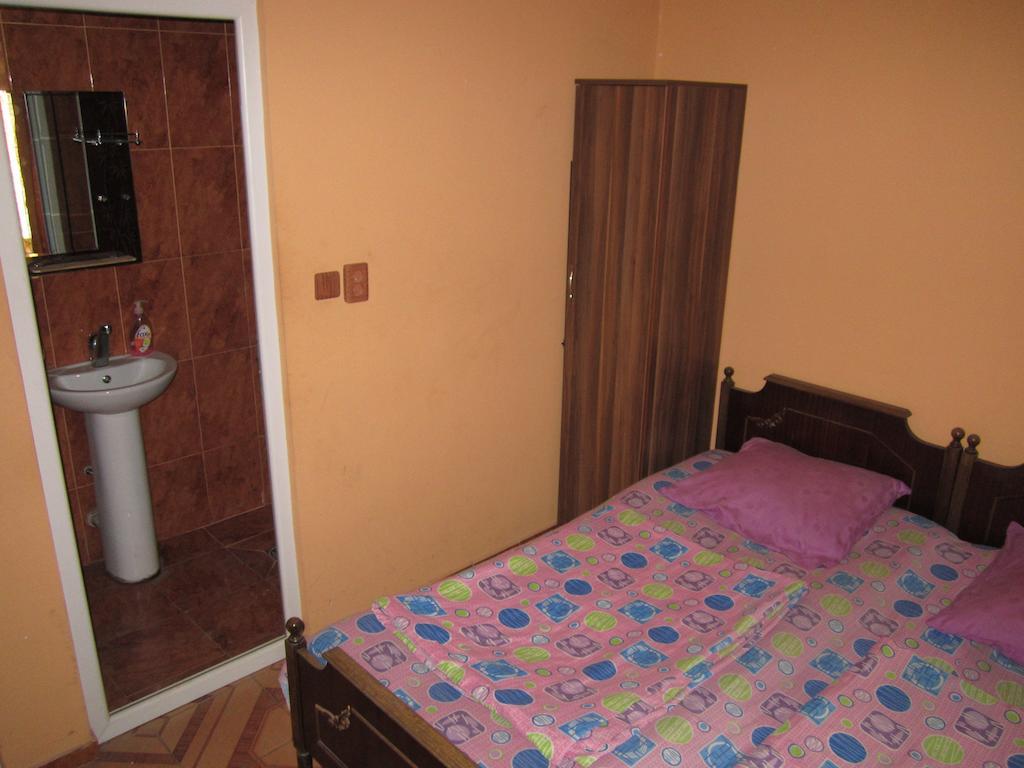 Guesthouse 97 In Batumi Батуми Экстерьер фото