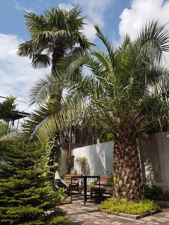 Guesthouse 97 In Batumi Батуми Экстерьер фото