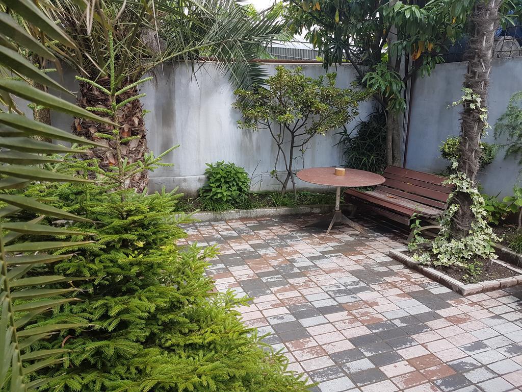 Guesthouse 97 In Batumi Батуми Экстерьер фото
