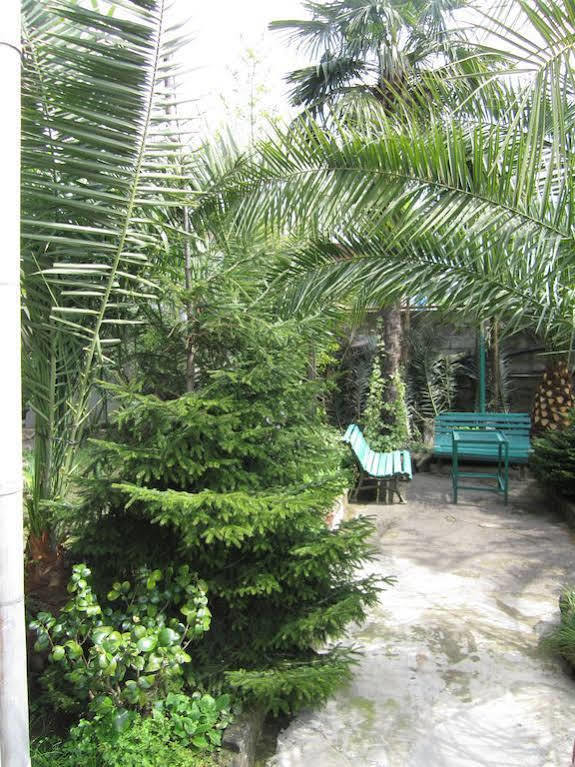 Guesthouse 97 In Batumi Батуми Экстерьер фото