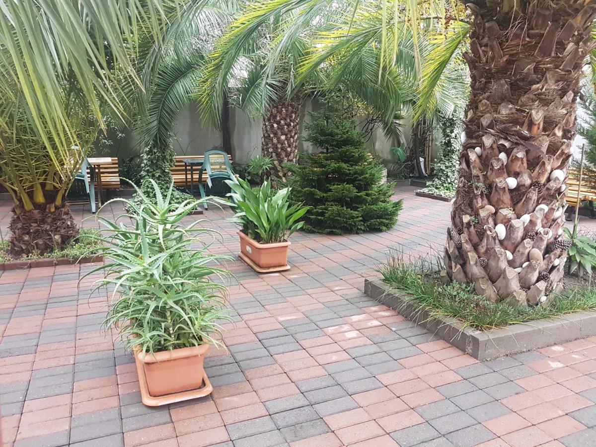 Guesthouse 97 In Batumi Батуми Экстерьер фото