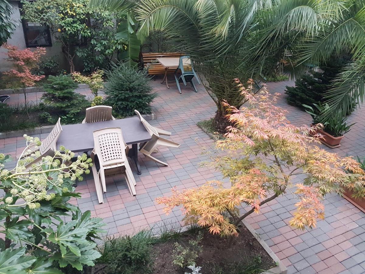 Guesthouse 97 In Batumi Батуми Экстерьер фото